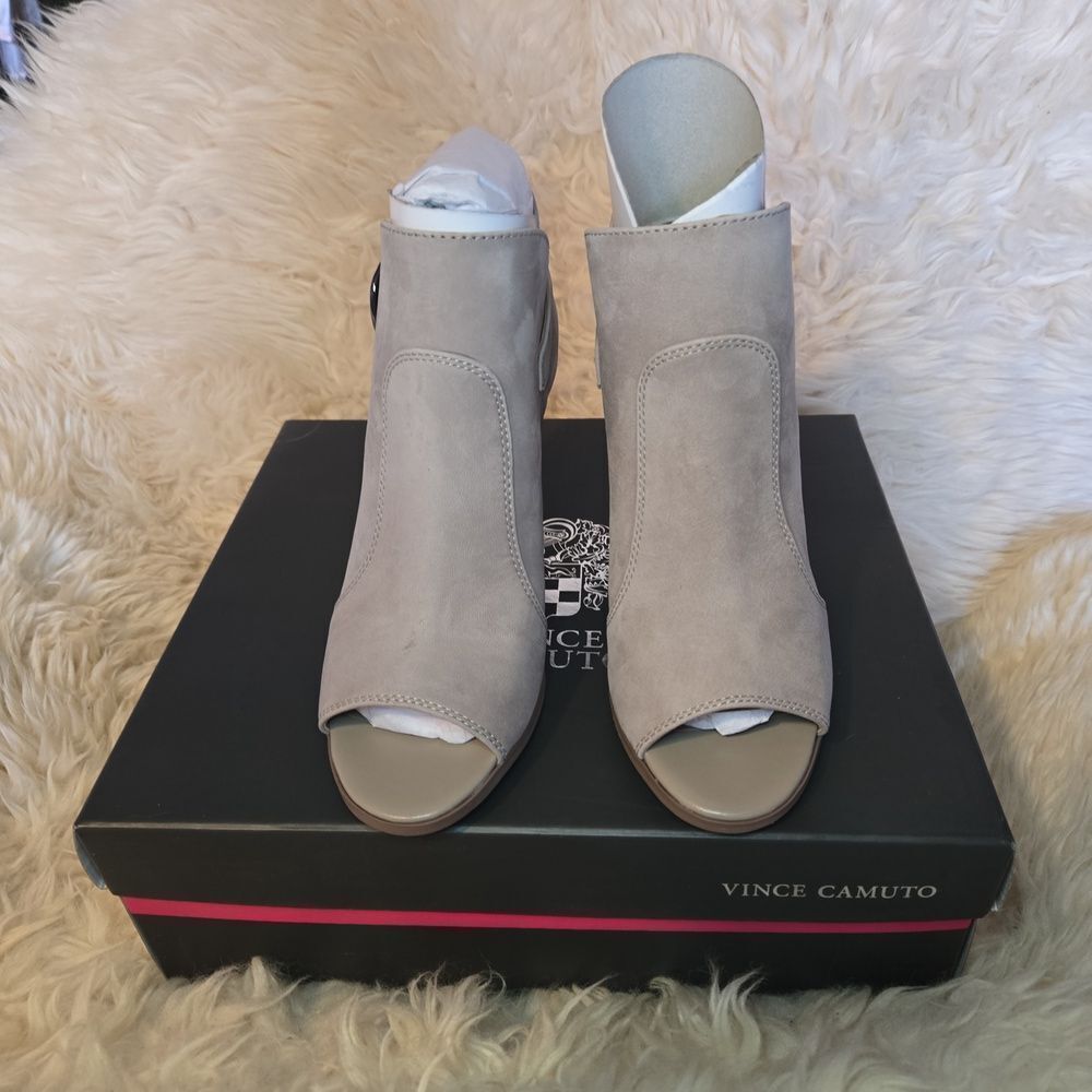 Vince Camuto Whiskey Sandals - Picture 4 of 7